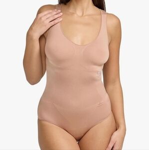 BCBGMAXAZRIA womens Seamless Sculpting Bodysuit With Lifting New LARGE!